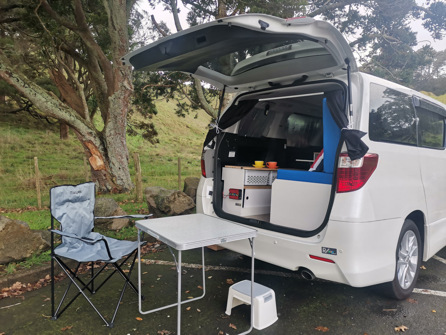 Nissan Elgrand Camper Van