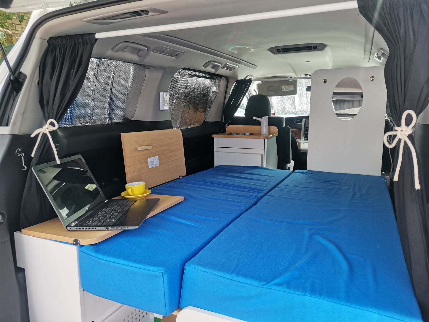 Nissan Elgrand Camper Van